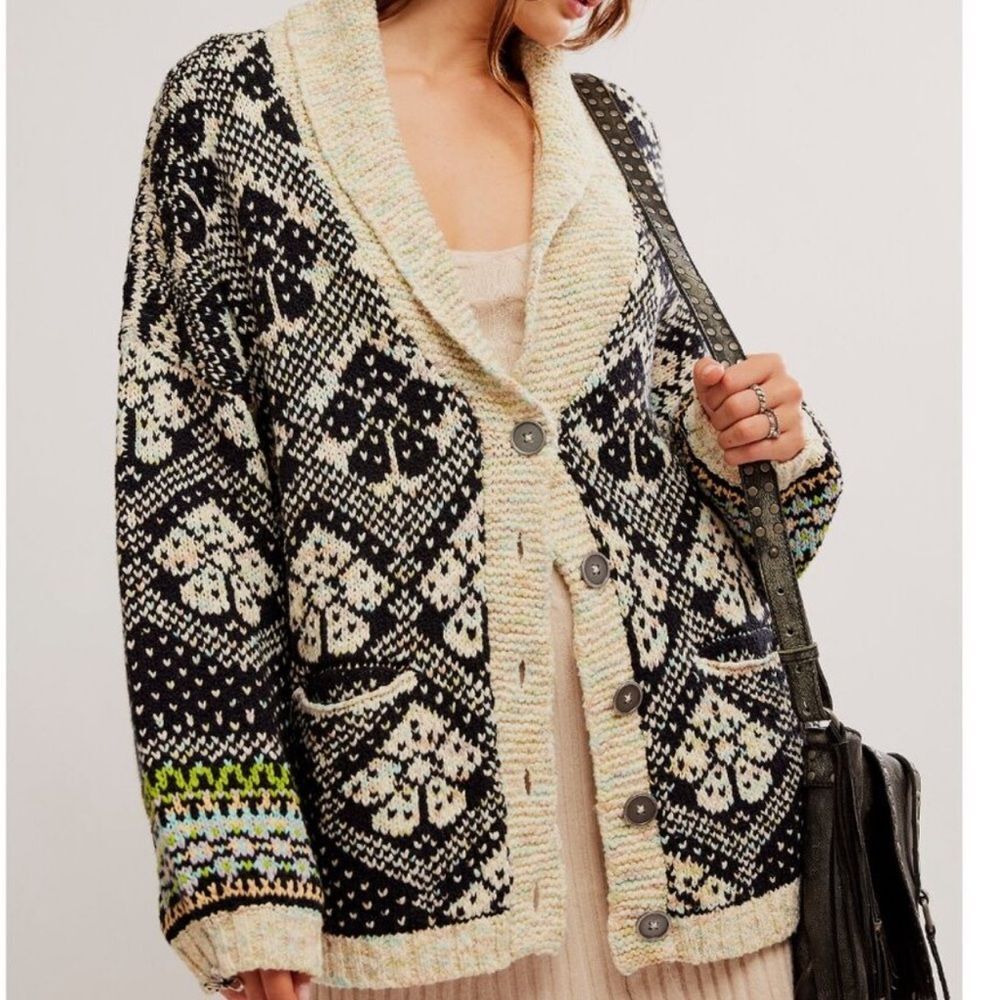 SOLD OUT 🆕 FREE PEOPLE Sasha Cardigan / Onyx Blossom Combo